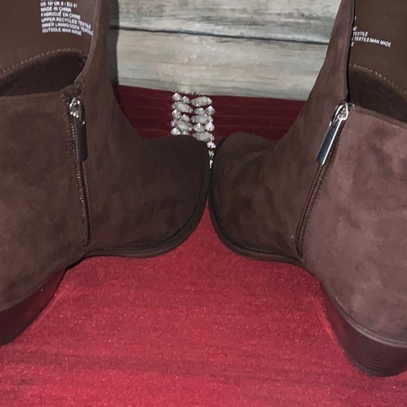 Pointed Toe Bootie - Picture 6 of 8